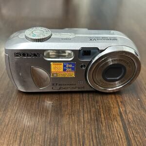 Sony Cybershot DSC-P93 Digital Camera 5.1MP Not Working Parts Only